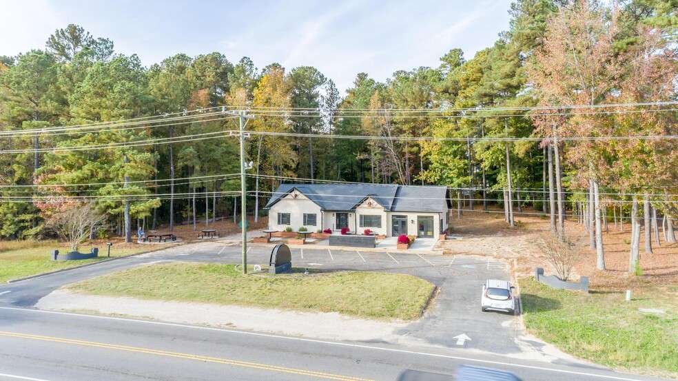 Primary Photo Of 795 Oakridge Farm Hwy, Mooresville Showroom For Sale