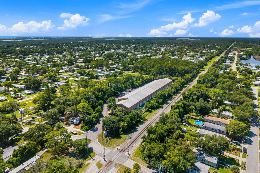 More Photos Of 585 Commonwealth Blvd, Port Orange Manufacturing For Sale