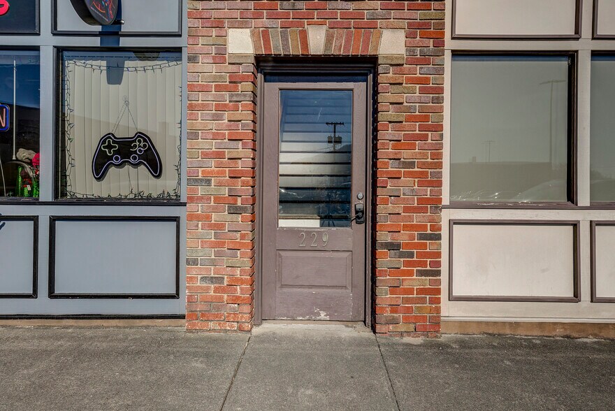 More Photos Of 227 Main St, Kingsport Storefront Retail Residential For Sale