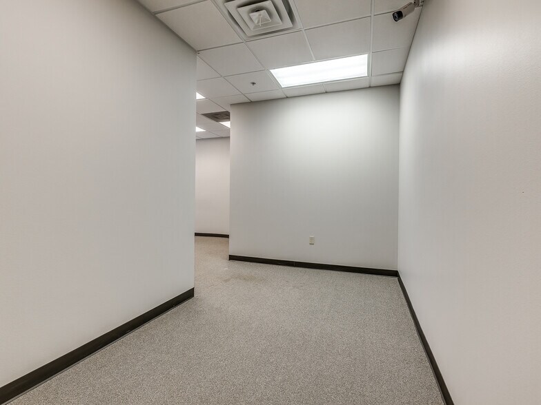 More Photos Of 3101 W Tecumseh Rd, Norman Office For Lease