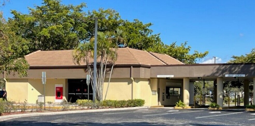 More Photos Of 1790 N Pine Island Rd, Fort Lauderdale General Retail For Sale