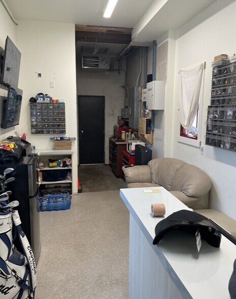 More Photos Of 425 7th Ave SE, High River Carwash For Sale