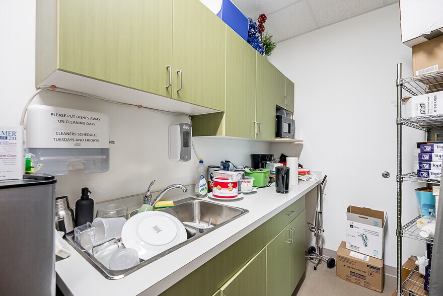 More Photos Of 4695 Canada Way, Burnaby Medical For Lease