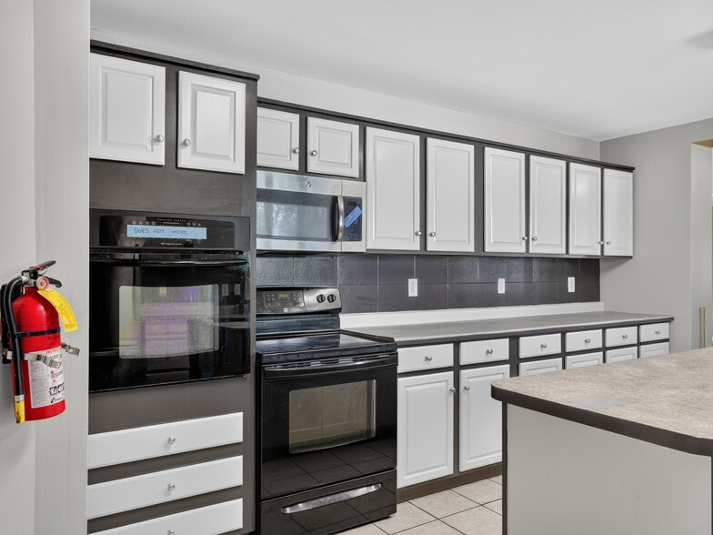 More Photos Of 200 S 4th St, Kawkawlin Assisted Living For Sale