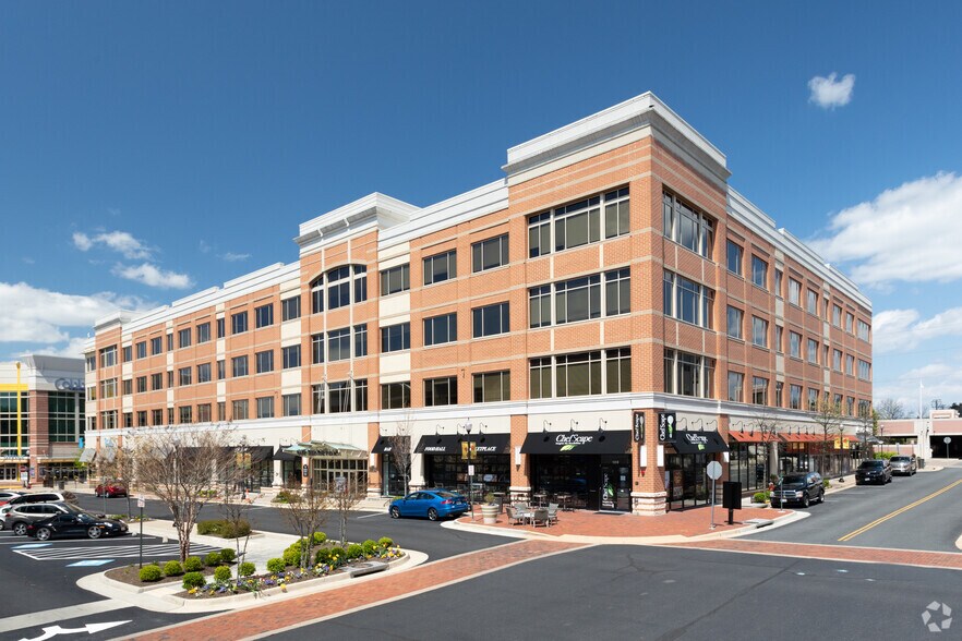 More Photos Of 1602 Village Market Blvd SE, Leesburg Office For Lease
