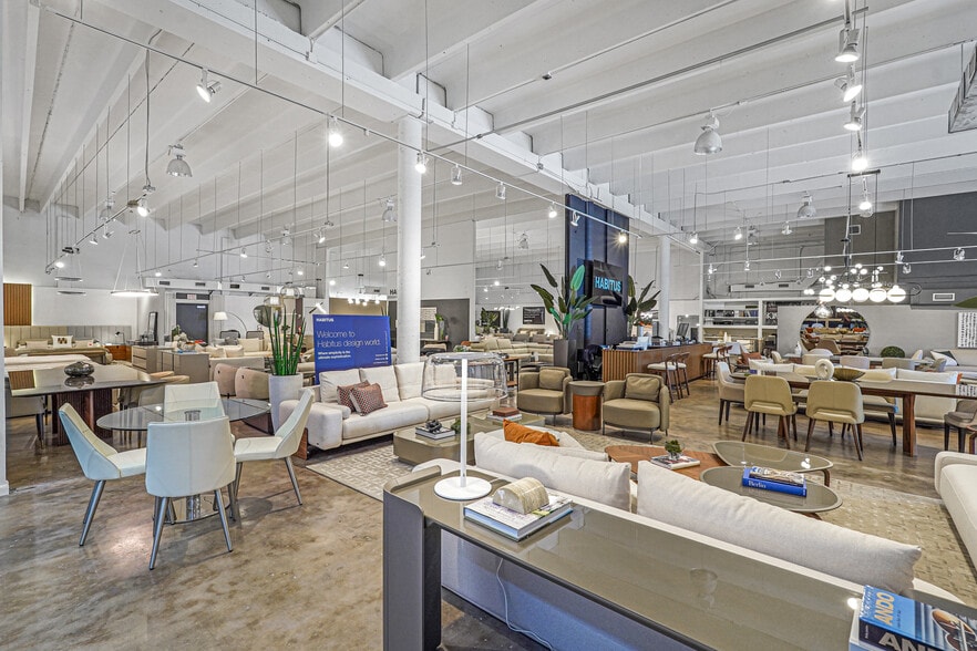 More Photos Of 2660 NE 189th St, Miami Industrial For Sale