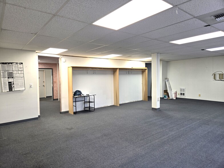 More Photos Of 7109 Woodlawn Ave NE, Seattle Storefront Retail Office For Lease