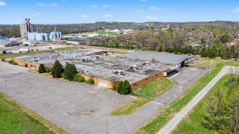 More Photos Of 1121 Skyline Dr, Hopkinsville Manufacturing For Sale