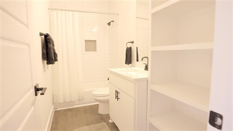 More Photos Of 21210 Portsmouth Cv, Lago Vista Apartments For Sale