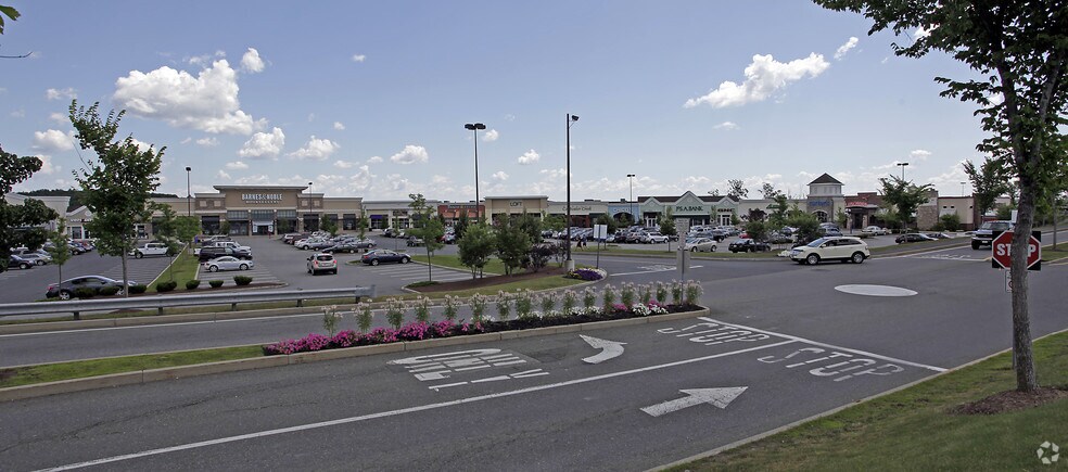 More Photos Of 70 Worcester Providence Tpke, Millbury Storefront For Lease