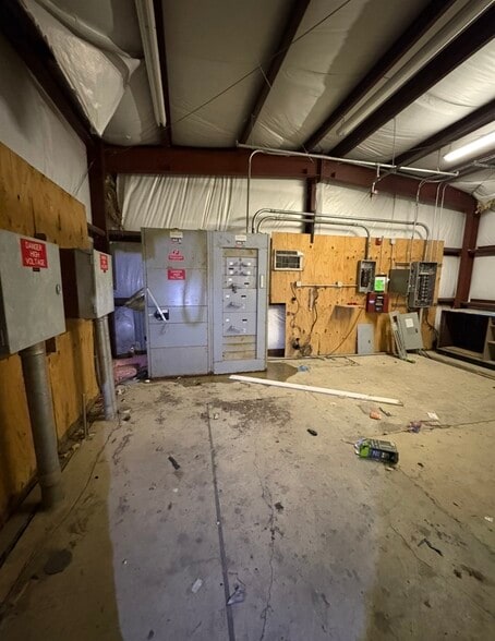 More Photos Of 43510 National Rd, Belmont Industrial For Sale