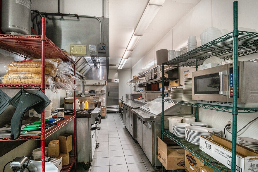 More Photos Of 203 N Egan Ave, Madison General Retail For Sale