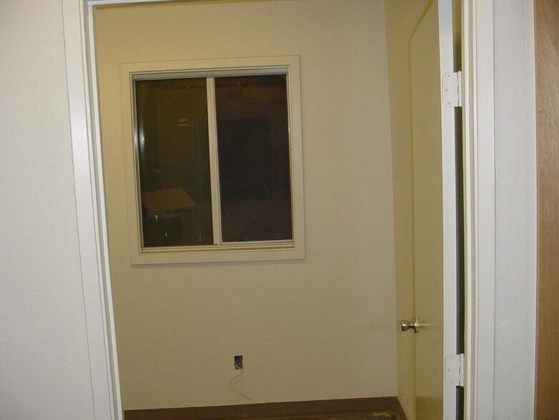 More Photos Of 4413 Old Woman Springs Rd, Yucca Valley Service For Lease