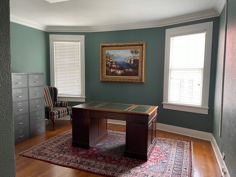 More Photos Of 2019 Government St, Baton Rouge Office For Sale