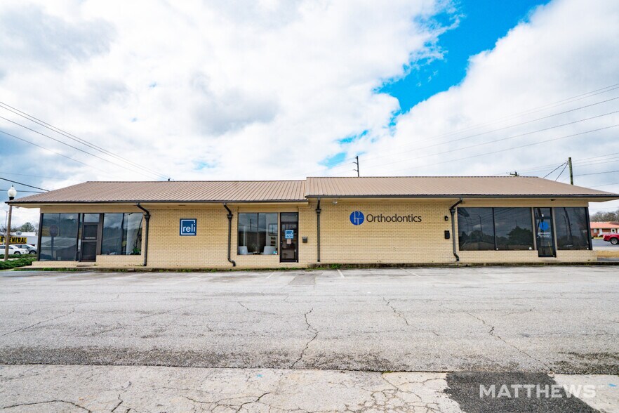 Primary Photo Of 7 23rd St N, Pell City Freestanding For Sale