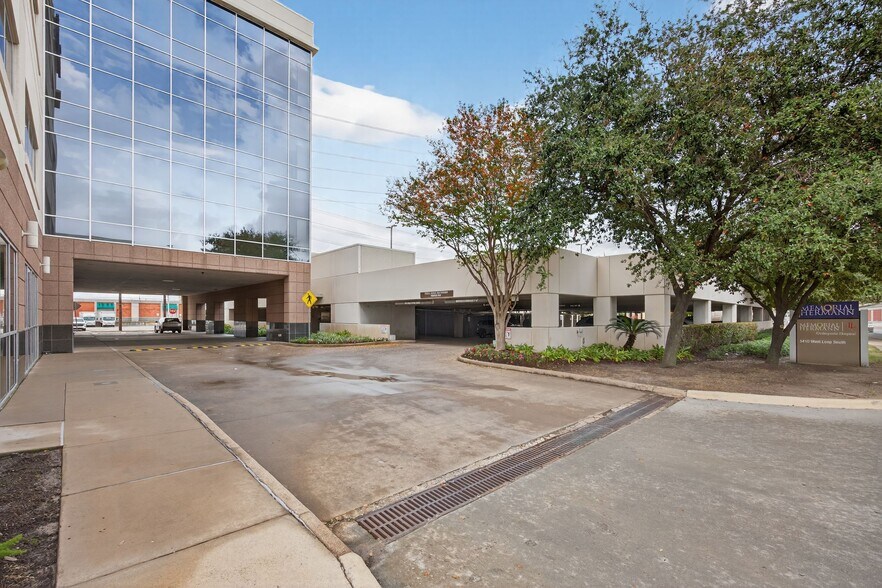 More Photos Of 5420 West Loop S, Bellaire Medical For Lease