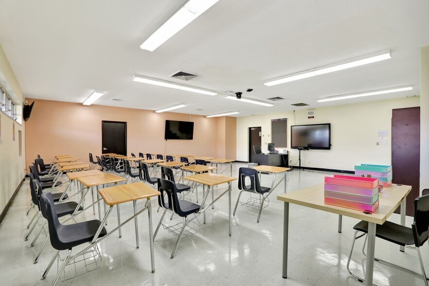 More Photos Of 959 SE 6th Ave, Deerfield Beach Schools For Sale