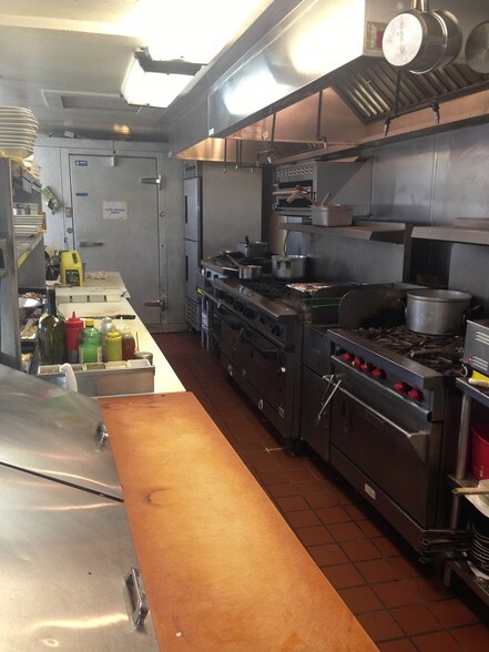 More Photos Of 31 S State St, Newtown Storefront Retail Residential For Lease