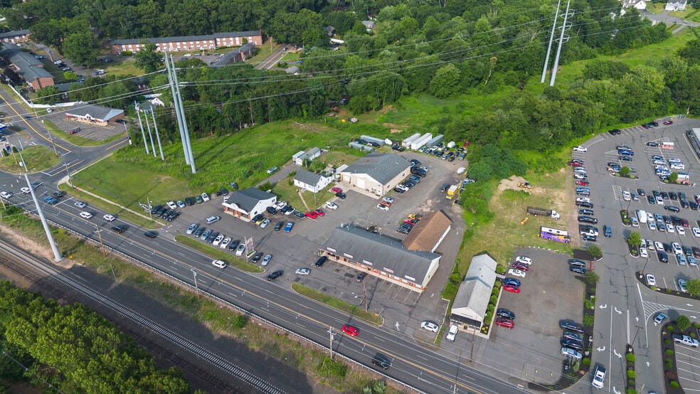 More Photos Of 846-850 S Colony Rd, Wallingford Storefront For Sale