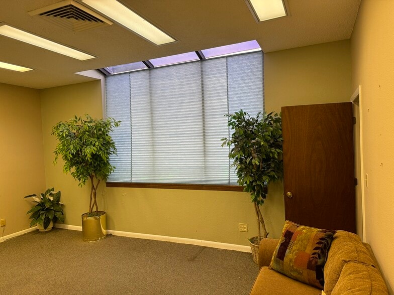 More Photos Of 146 Horizon Ct, Lakeland Office Residential For Lease