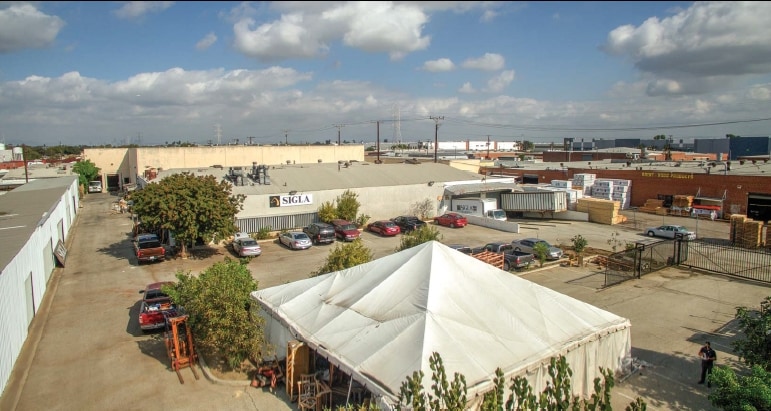 More Photos Of 711 E Rosecrans Ave, Los Angeles Manufacturing For Lease