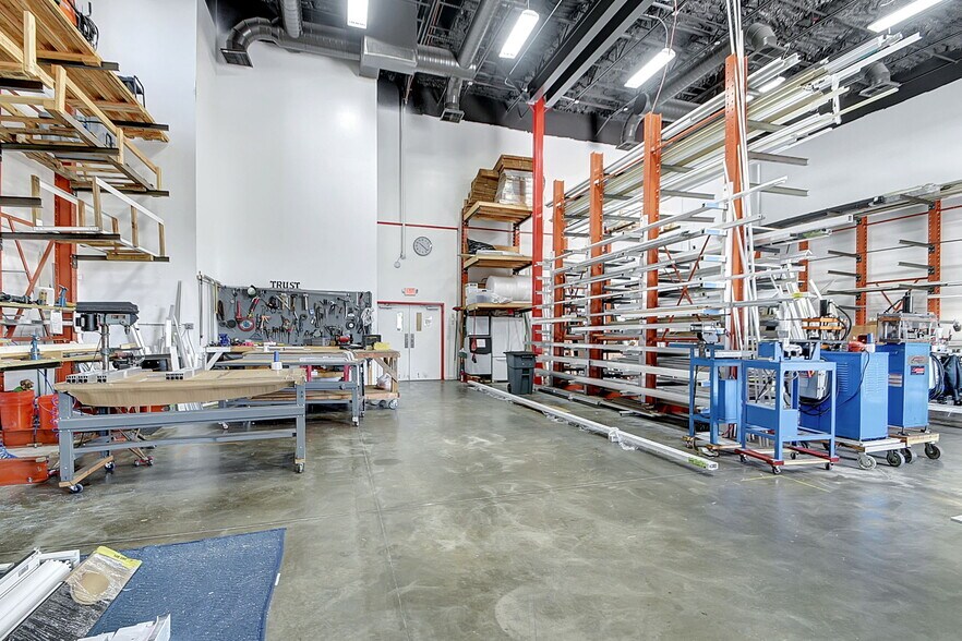 More Photos Of 7150 Seacrest Blvd, Lantana Showroom For Sale