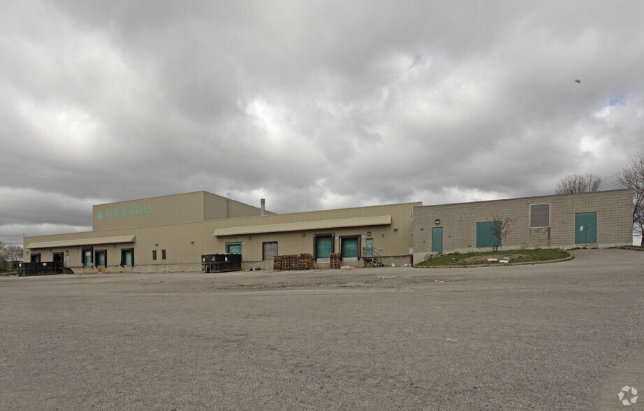 More Photos Of 5 Copper Rd, Brampton Warehouse For Lease