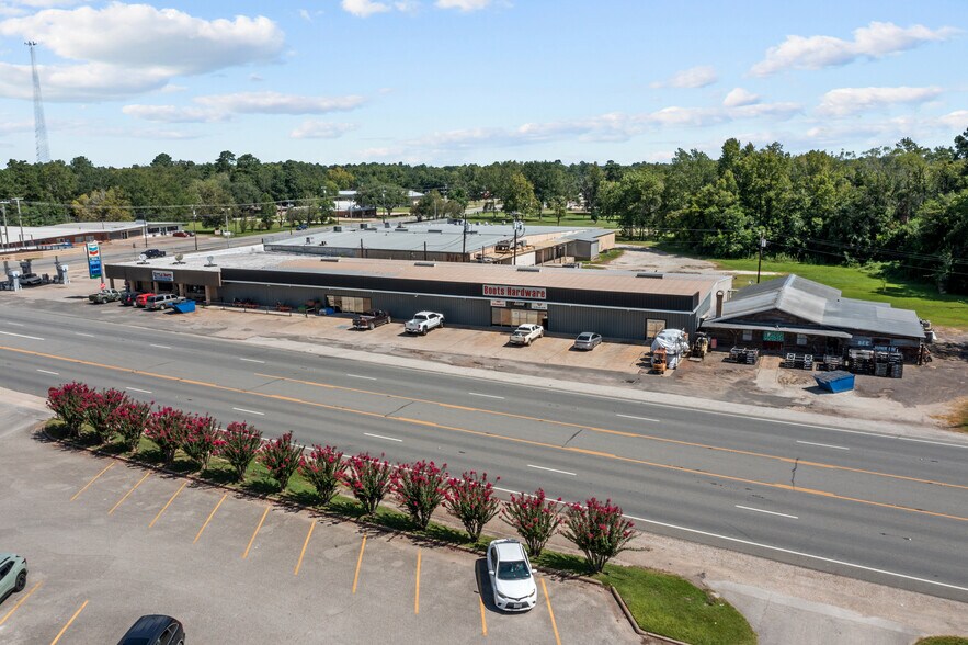 More Photos Of 104 N Main St, Huntington Storefront For Lease