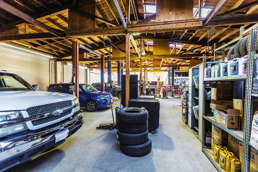 More Photos Of 205-225 W Pacheco Blvd, Los Banos Auto Repair For Sale