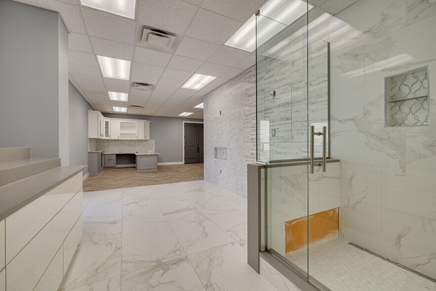 More Photos Of 440 Roberts Rd, Oldsmar Warehouse For Sale