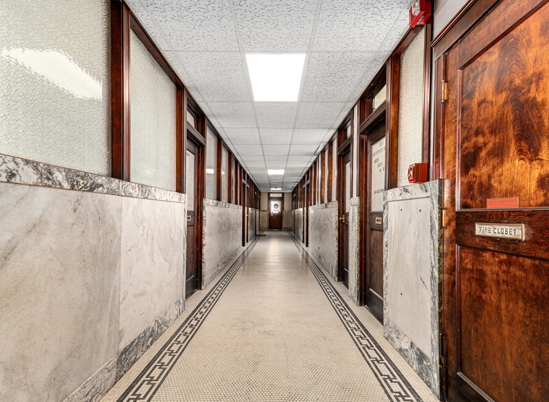 More Photos Of 628-630 Columbus St, Ottawa Loft Creative Space For Sale