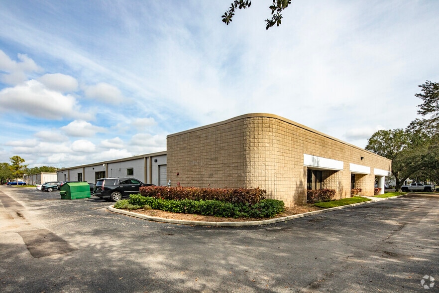 More Photos Of 5706 Benjamin Center Dr, Tampa Flex For Lease