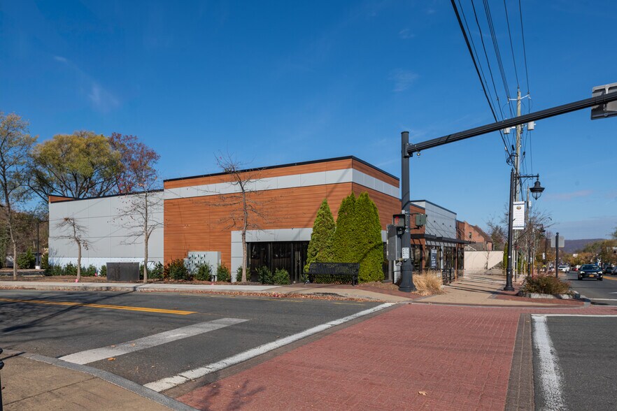 More Photos Of 101 S Main St, New City Freestanding For Lease