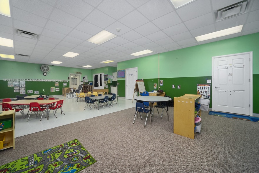 More Photos Of 116 Corporate Dr, Elizabeth City Schools For Sale