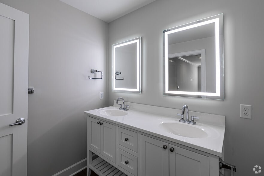 More Photos Of 800 Federal Rd, Brookfield Apartments For Lease