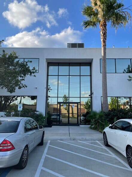More Photos Of 3707 Westcenter Dr, Houston Office For Lease