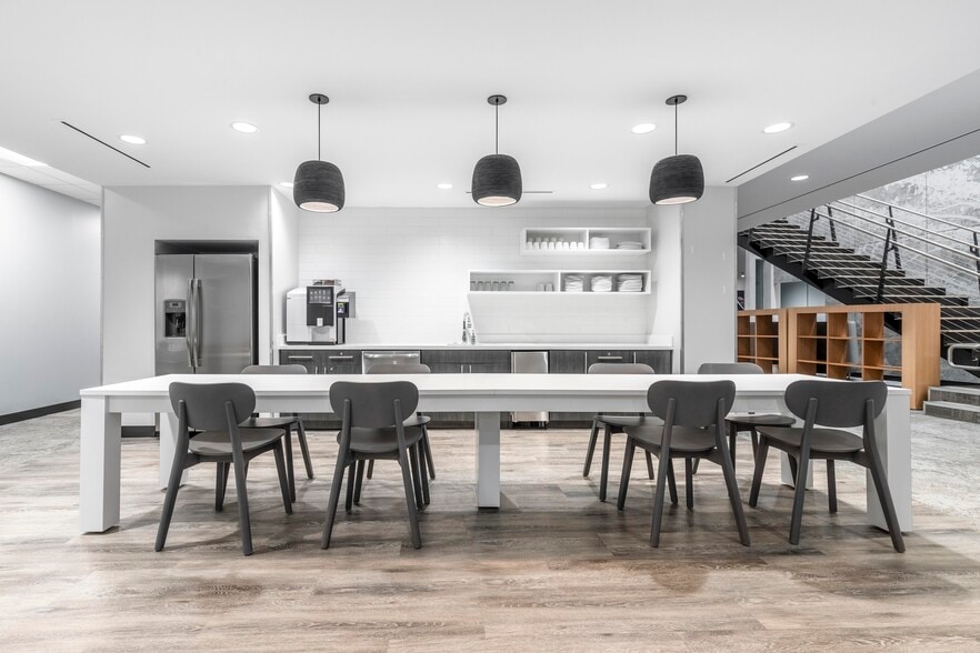 More Photos Of 12600 Deerfield Pky, Alpharetta Coworking Space