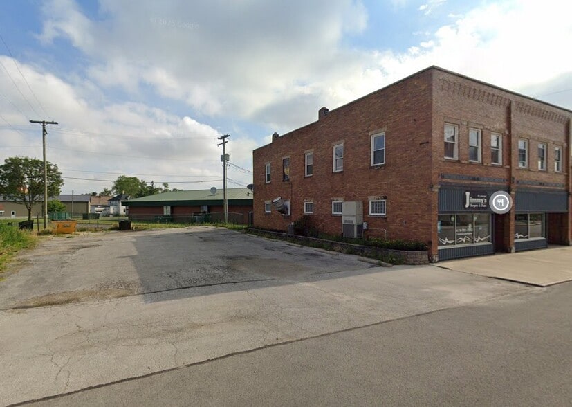 More Photos Of 116-118 W North St, Fostoria Storefront Retail Office For Sale