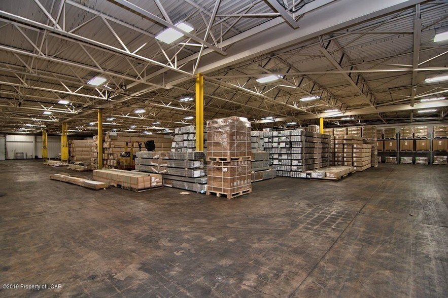 More Photos Of 220 Oak Hill Rd, Mountain Top Distribution For Sale