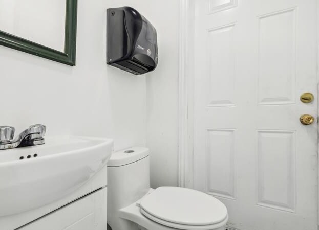 More Photos Of 1195 Boul Maloney E, Gatineau Freestanding For Sale