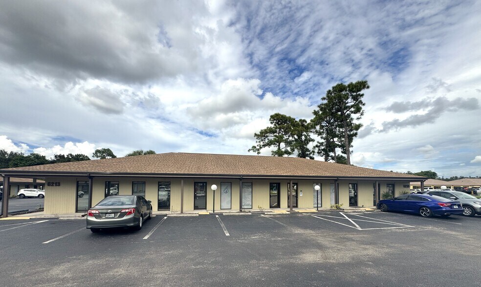 Primary Photo Of 6237 Presidential Ct, Fort Myers Office For Lease