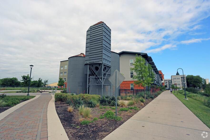 More Photos Of 423 Blue Star, San Antonio Apartments For Lease