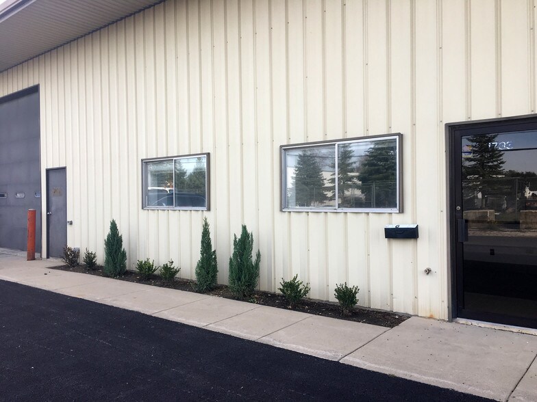 More Photos Of 1701-1711 E Wilson Rd, Batavia Warehouse For Lease