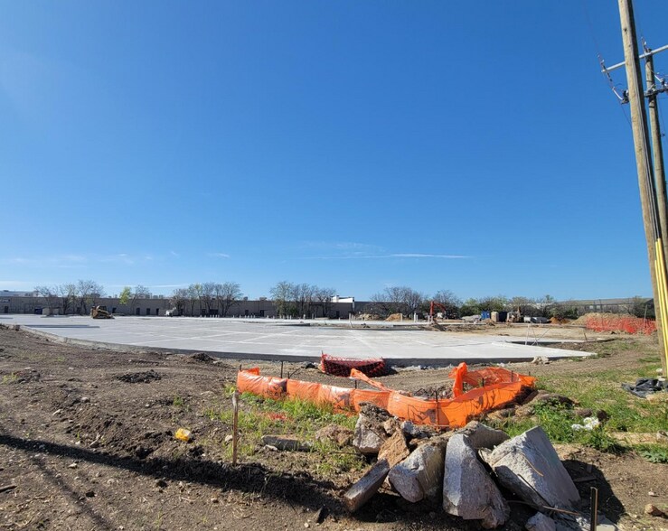 More Photos Of 1575 N Saginaw Blvd, Saginaw General Retail For Lease