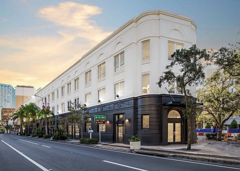 More Photos Of 442 W Kennedy Blvd, Tampa Office For Lease