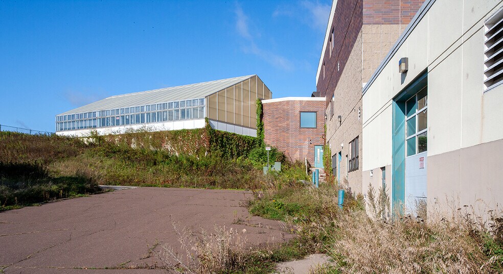 More Photos Of 802 E Central Entrance, Duluth Schools For Lease