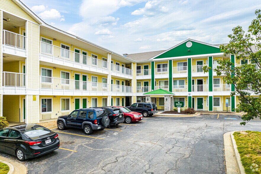 More Photos Of 4301 N Corrington Ave, Kansas City Hotel For Sale