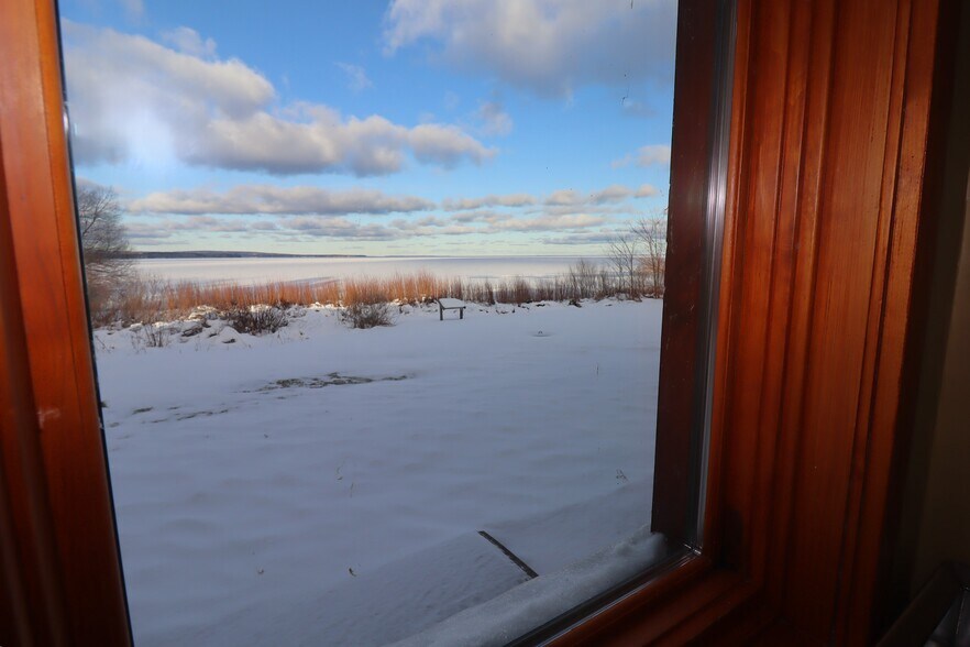 More Photos Of 30580 Hwy 2, Ashland General Retail For Lease