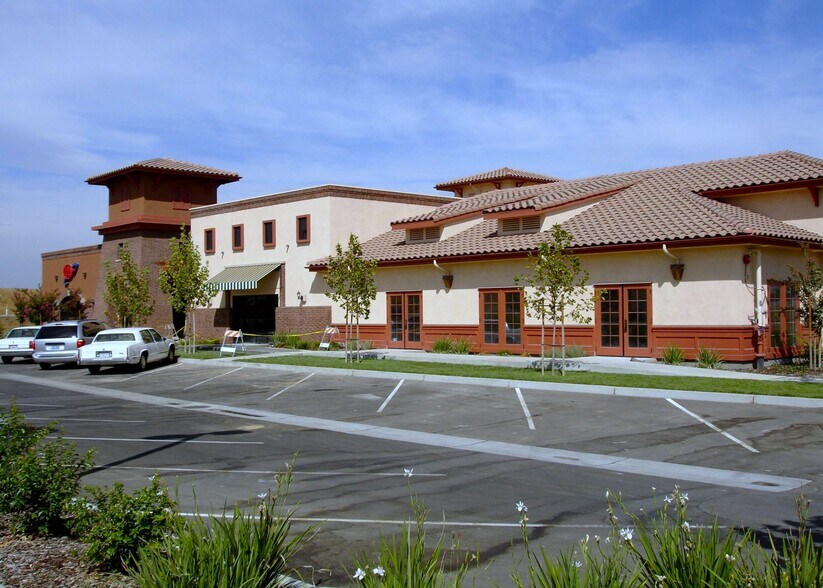 Primary Photo Of 3120 Hotel Dr, Turlock General Retail For Lease
