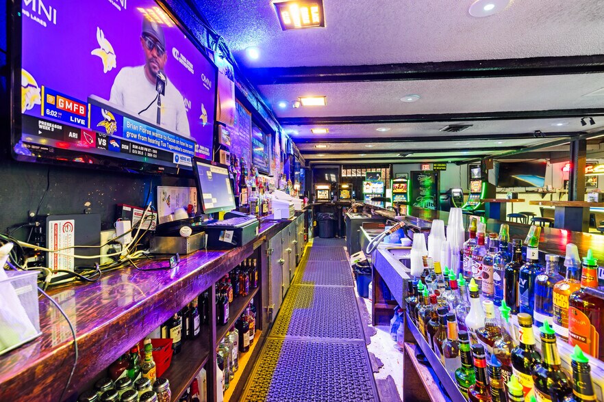 More Photos Of 1126 Smelter Ave NE, Black Eagle Bar For Sale